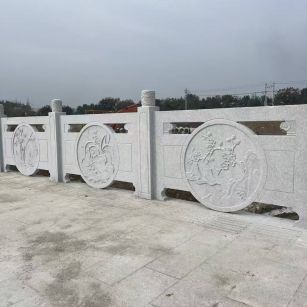 日照芝麻白河道栏杆 石材栏杆