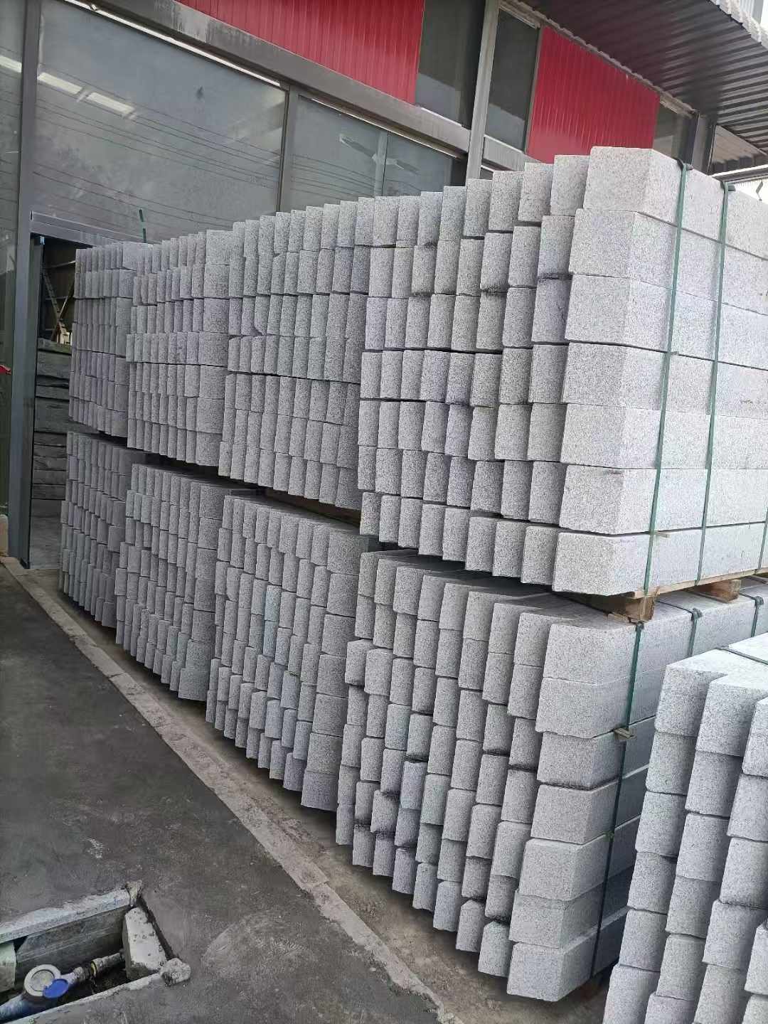 日照芝麻白树围石 树池