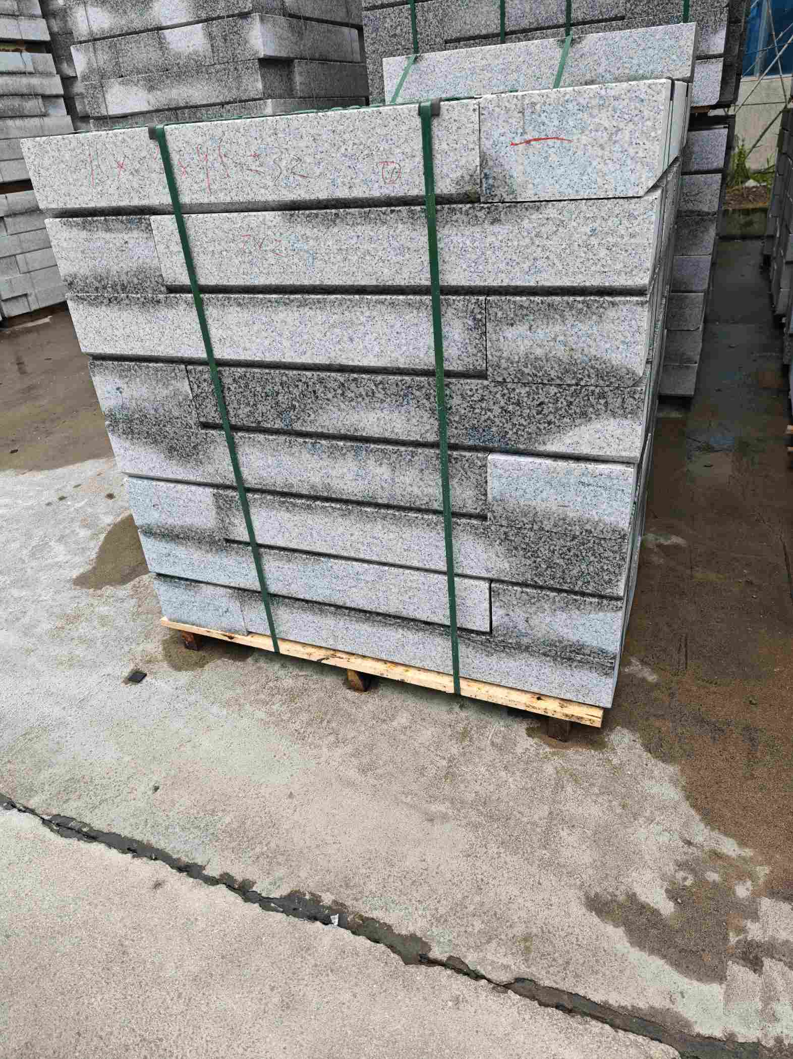 日照芙蓉白路牙石，马路牙子