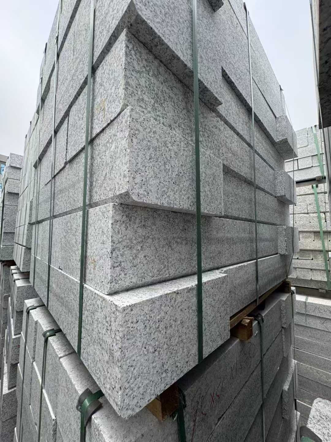 日照芝麻白路牙石 马路牙子