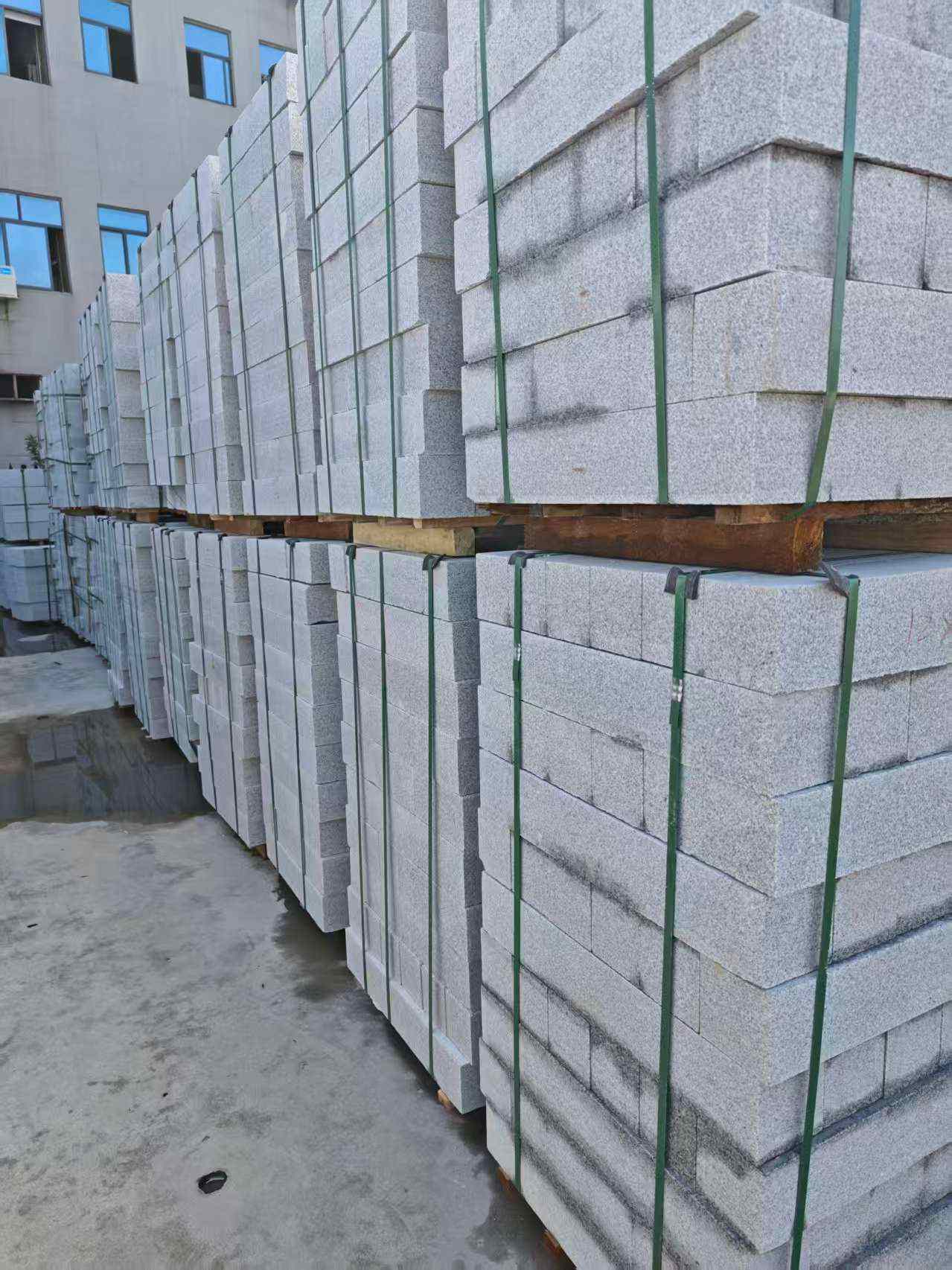 日照芝麻白路牙石，路侧石